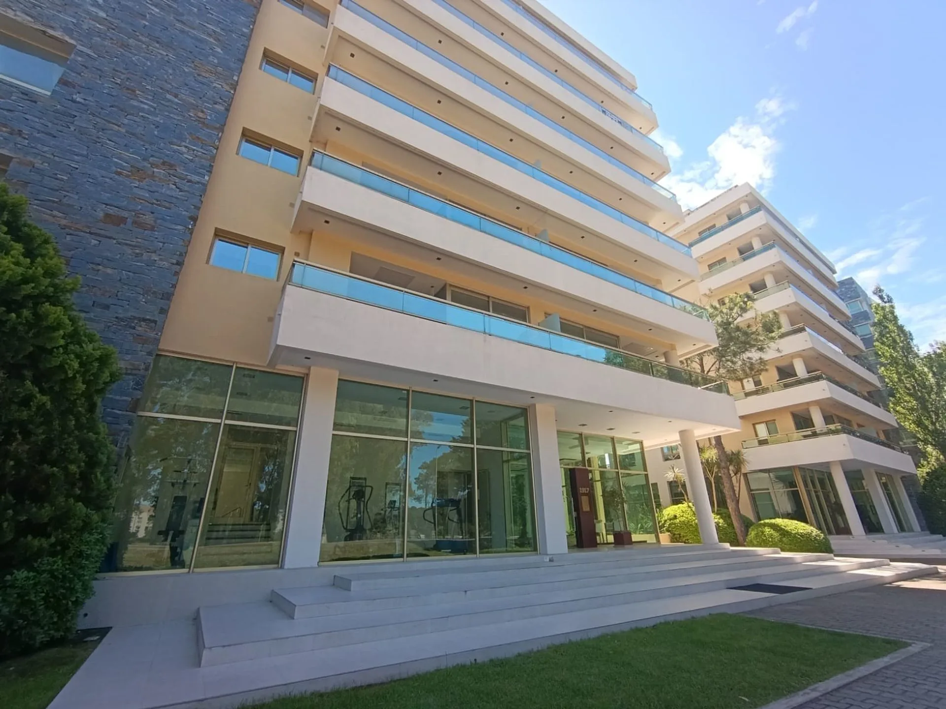 VENTA DEPARTAMENTO 2 AMBIENTES CON COCHERA PINAMAR foto 2