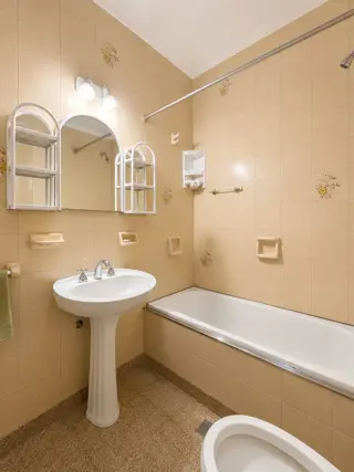 Venta Casa 4 Ambientes con Cochera y patio/ Morón foto 5