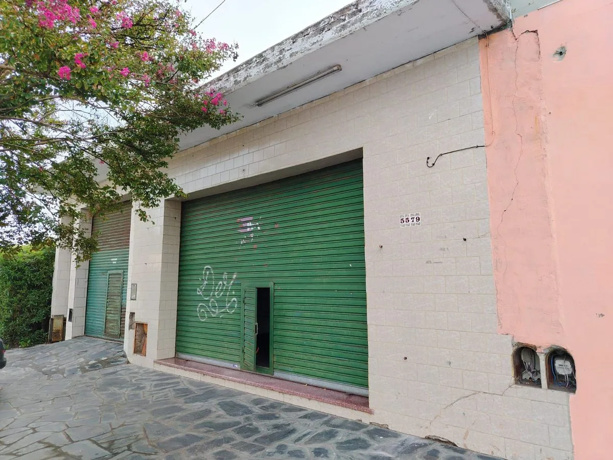 Venta Local y 2 Casas Ba Avenidas, ACEPTA PERMUTA foto 2