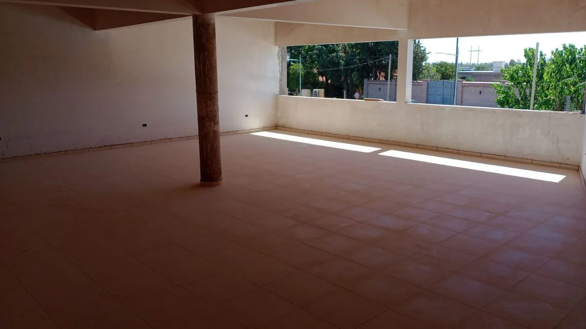 VENTA OFICINA EN POZO GUAYMALLEN foto 4