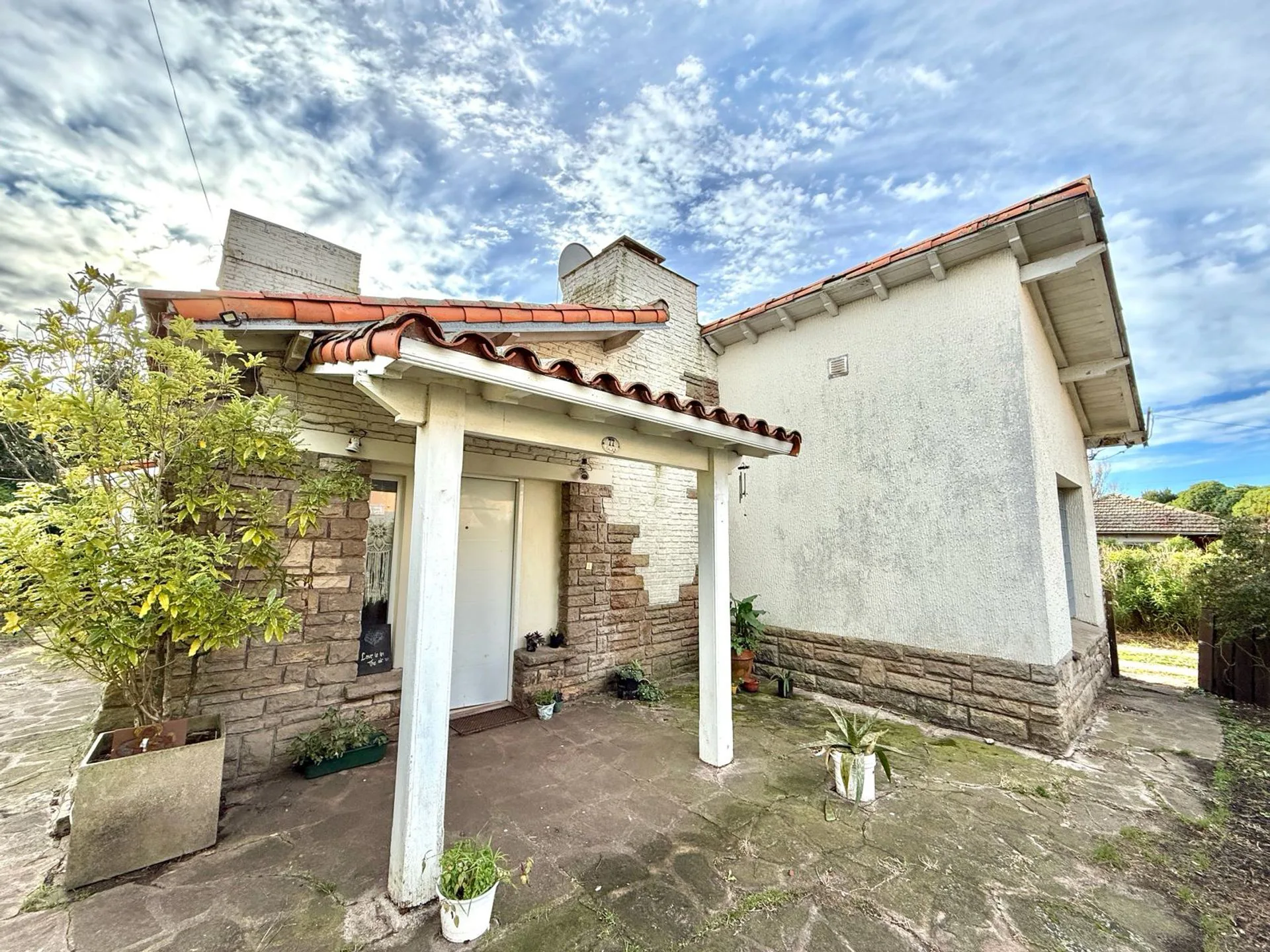 Venta Casa 4amb+Depto y parque, Zona Alfar foto 2