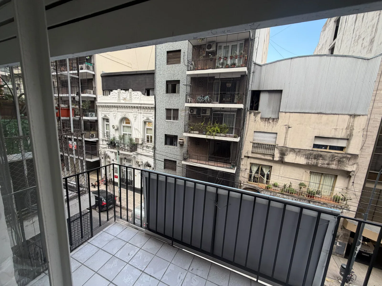 3 AMBIENTES AL FRENTE CON BALCON AL FRENTE EN RECOLETA foto 3