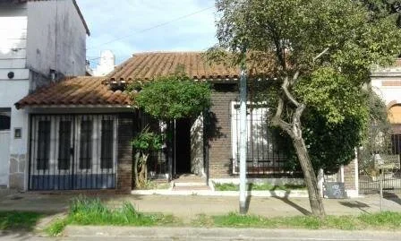 CASA EN LOTE PROPIO DE 3 AMBIENSTES CON TERRAZA Y COCHERA foto 3