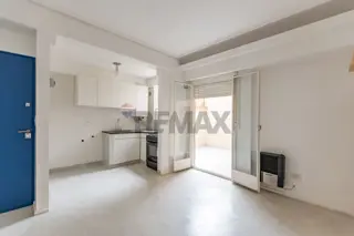 Venta Depto. 2 ambientes c/patio-RECICLADO A NUEVO foto 2