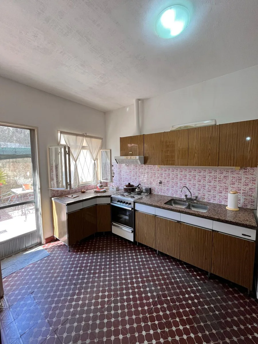 VENTA CASA 3 DORMITORIOS CON PATIO ABASTO foto 5