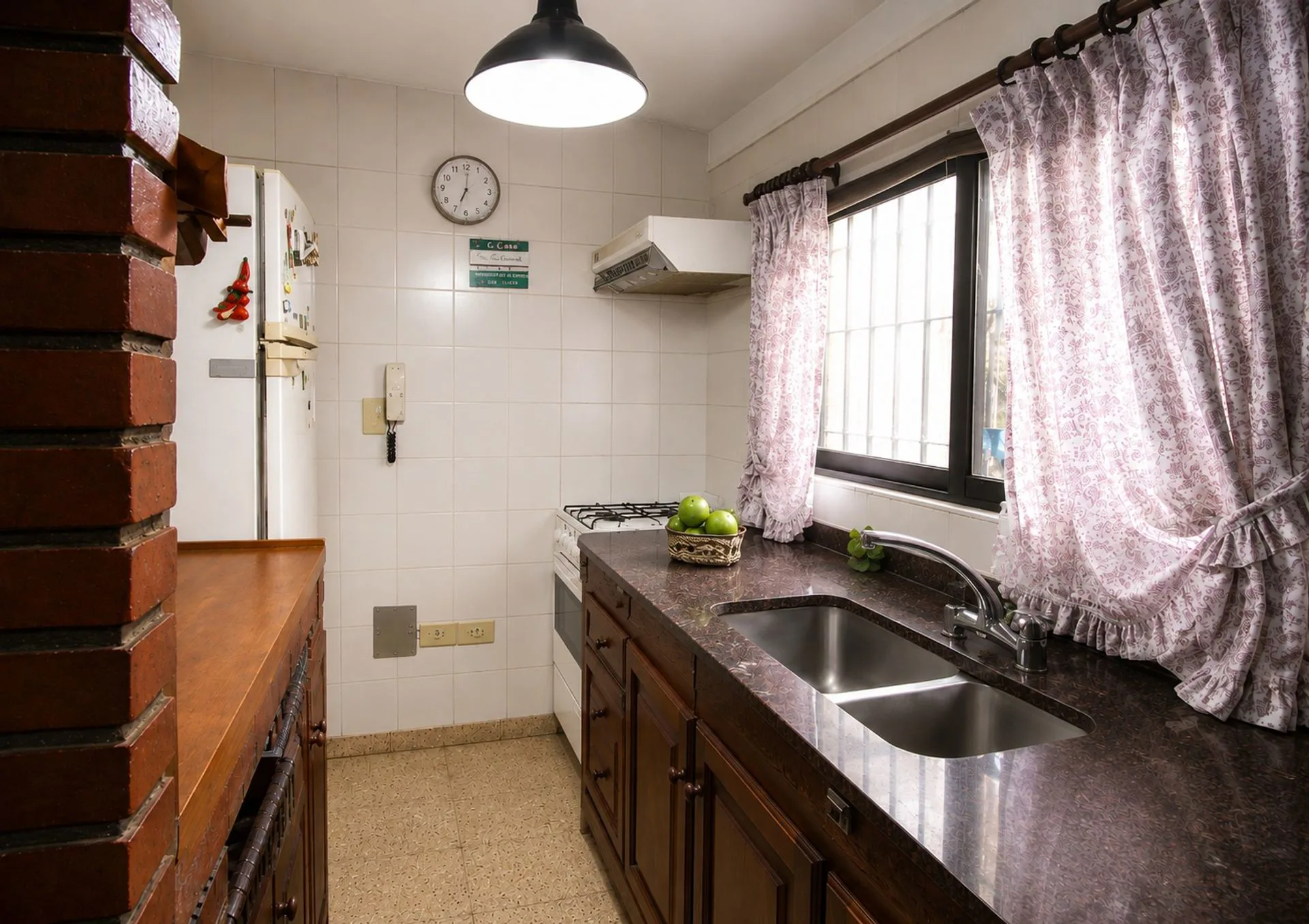 Casa 4 amb. Cochera Pileta Quincho Parrilla Fondo foto 4