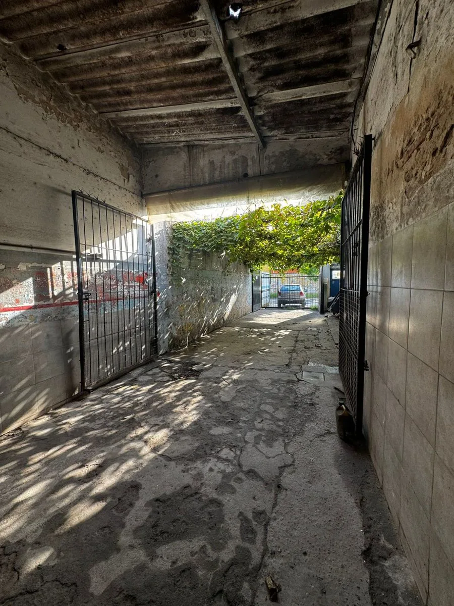 Venta gran Galpón 12m x 35m  con casa Boulogne foto 2