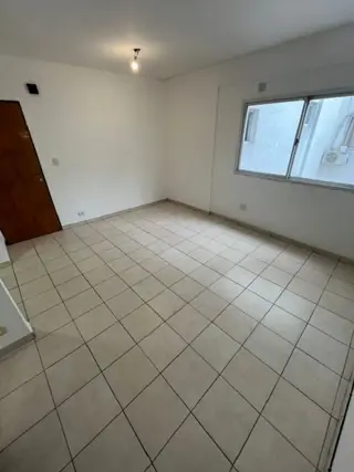 DEPARTAMENTO MONOAMBIENTE EN PRIMER PISO - SAENZ PEÑA foto 4