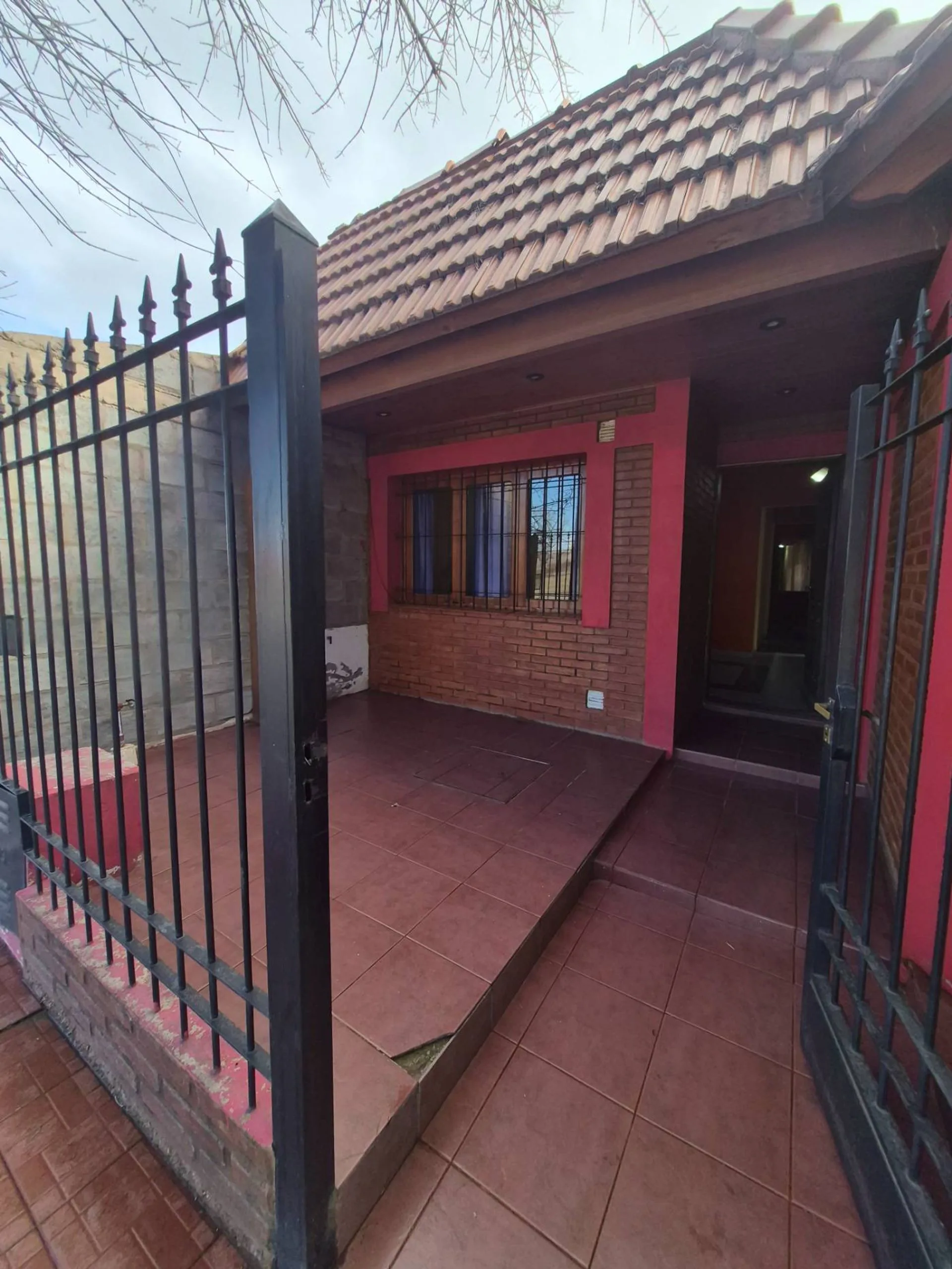Casa en Barrio Puertas del Sol - Frente a escuela foto 4
