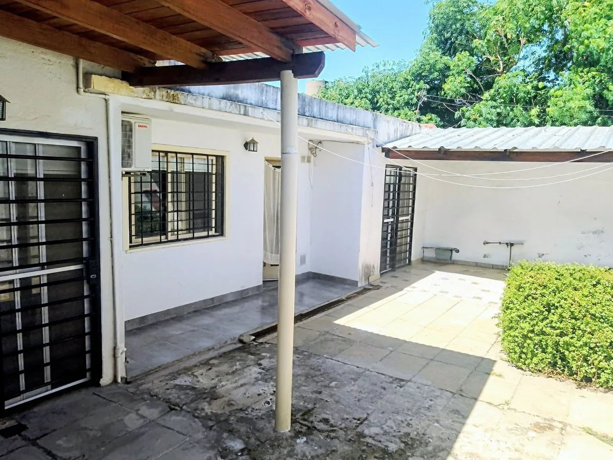 PH tipo casa con patio propio sin expensas foto 2