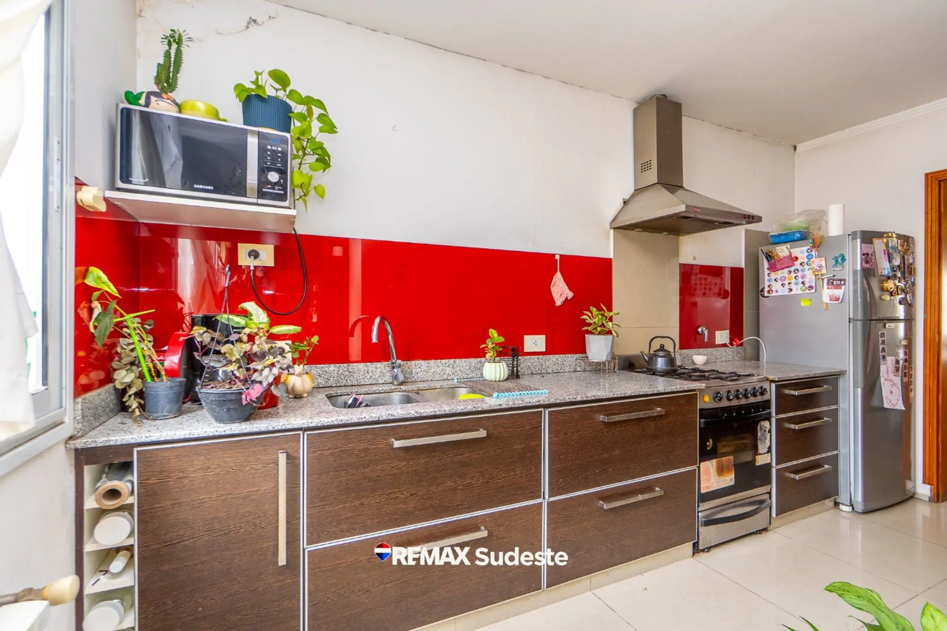 VENTA CASA MODERNA CON RADIADORES Barrio Km5 foto 3