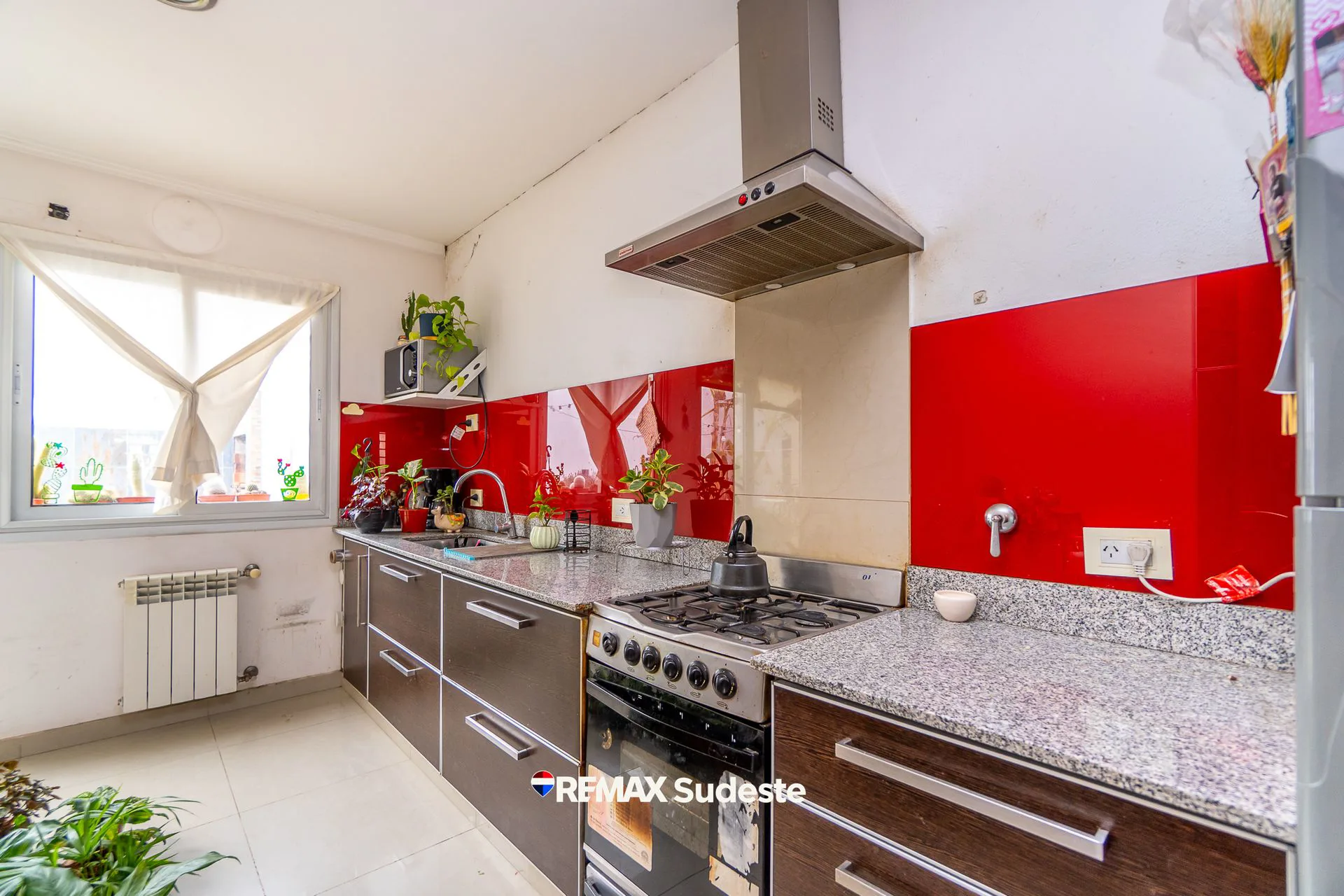 VENTA CASA MODERNA CON RADIADORES Barrio Km5 foto 4