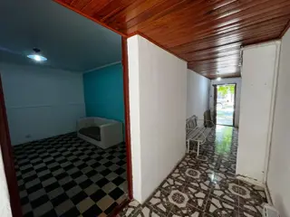 VENTA  CASA  CON LOCAL RAMALLO EXCELENTE UBICACION foto 5