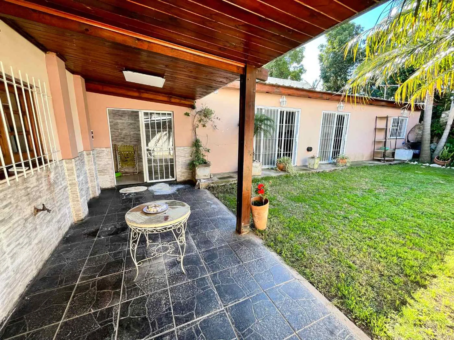 VENTA CASA CENTRO SAN NICOLAS QUINCHO PATIO VERDE foto 2