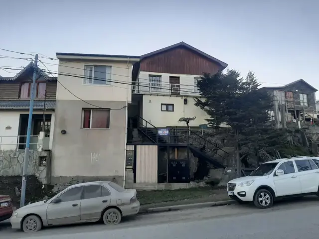 VENTA – CASA + DEPTOS – USHUAIA