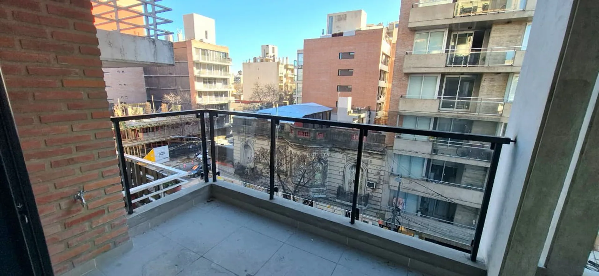 VENTA 1 DORMITORIO DE CALIDAD. DOBLE BALCON foto 2