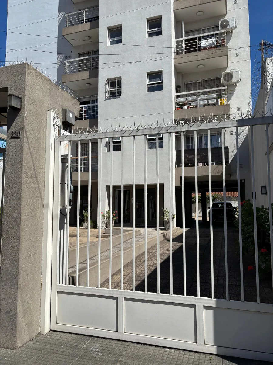 Cocheras Cubiertas | Zona Morón Centro | A 4 cuadras de la estacíon foto 5