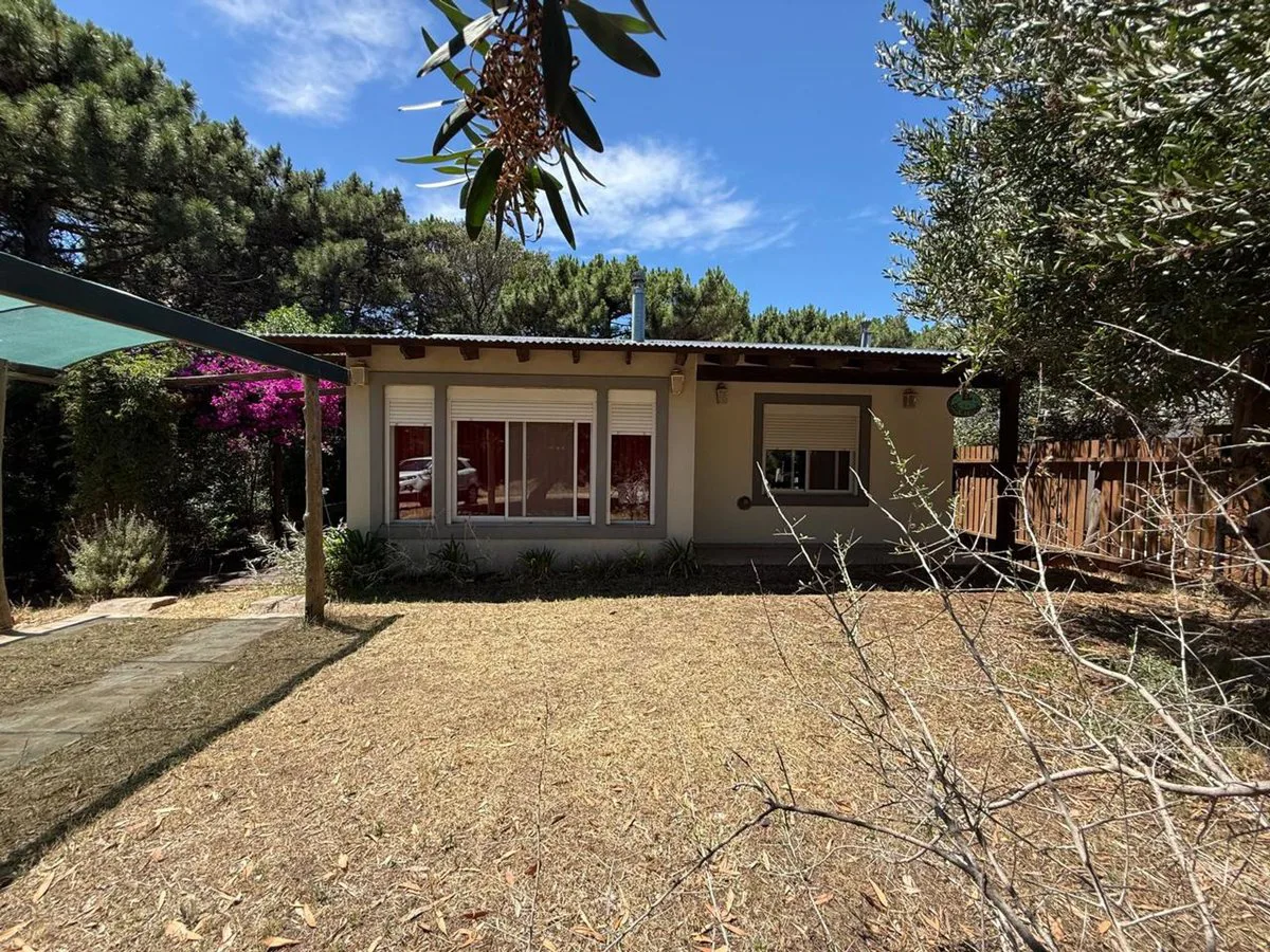 VENTA DOS CASAS EN UN MISMO LOTE- BARRIO LAS DUNAS foto 2