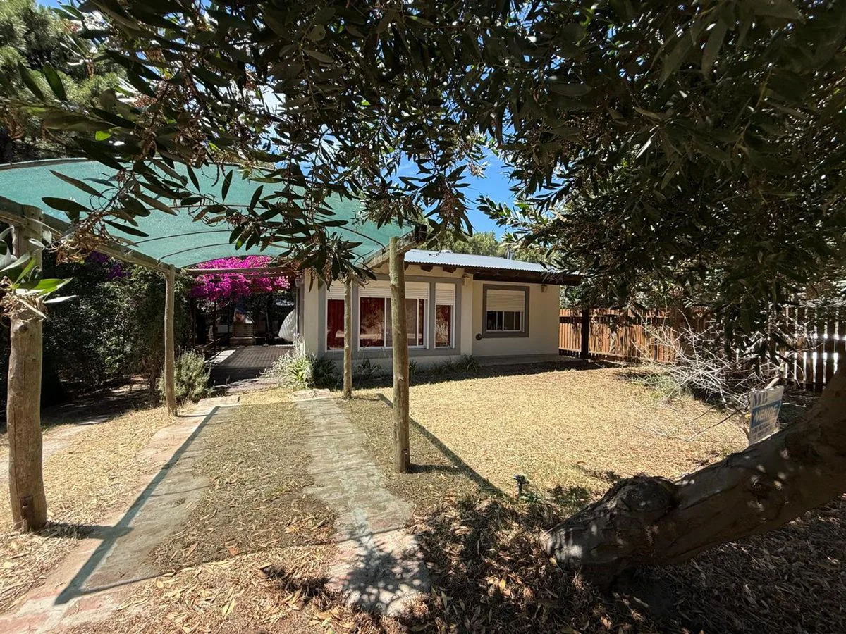 VENTA DOS CASAS EN UN MISMO LOTE- BARRIO LAS DUNAS foto 3