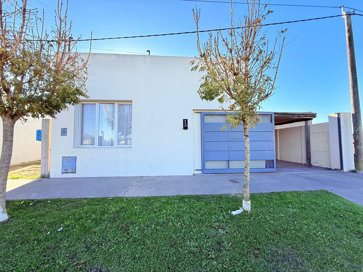 SE VENDE CASA DOS DORMITOROS CON PILETA EN MURPHY foto 2