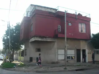 PROPIEDAD MULTIFAMILIAR DE CUATRO DEPARTAMENTO foto 1