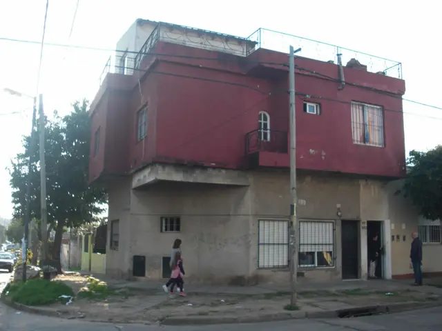 PROPIEDAD MULTIFAMILIAR DE CUATRO DEPARTAMENTO