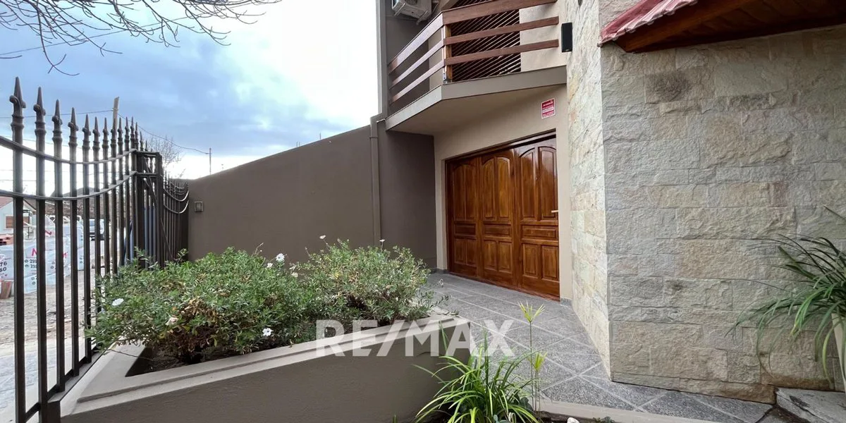 Casa en Venta 3 dormitorios Bº Flamingo Cipolletti foto 2