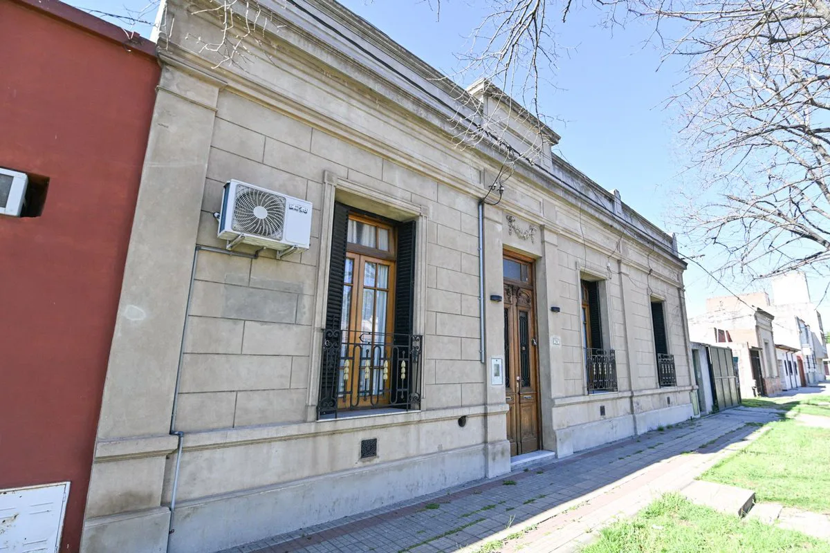 SE VENDE QUINTA EN EL MEDIO DE LA CIUDAD 960 m2 foto 2