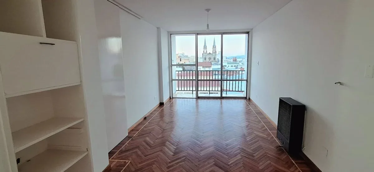 Venta de departamento de 3 dormitorios , centro foto 2