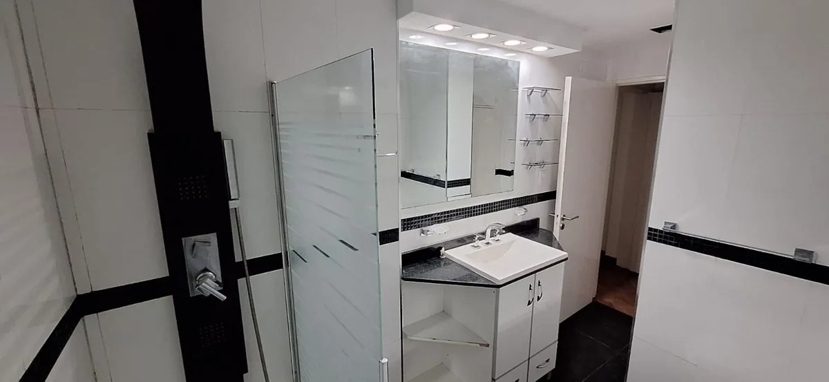 Venta de departamento de 3 dormitorios , centro foto 4