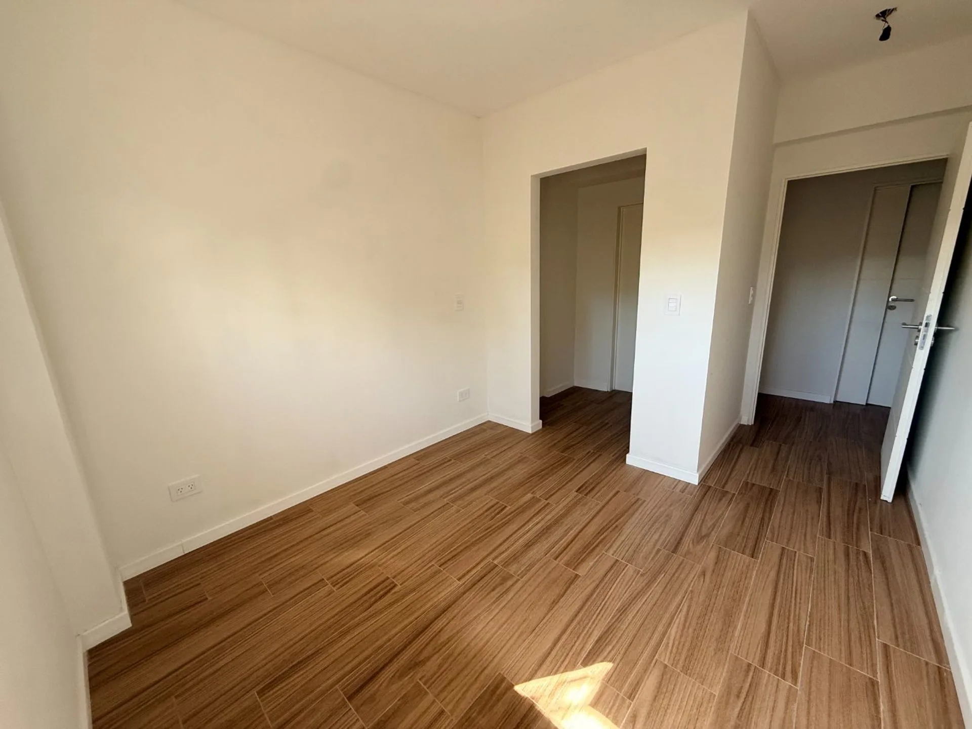 VENTA 3 AMB 2 BAÑOS A ESTRENAR CON BALCÓN ORTUZAR foto 2