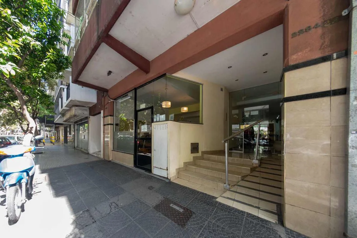 Venta dpto duplex 2 amb. al frente c/ balcon foto 2