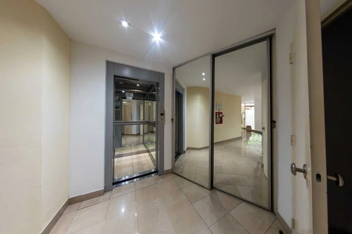 Venta dpto duplex 2 amb. al frente c/ balcon foto 4