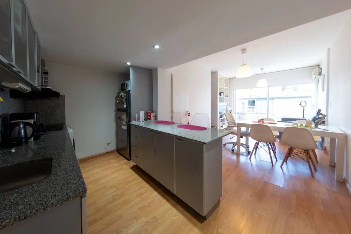 Venta dpto duplex 2 amb. al frente c/ balcon foto 5