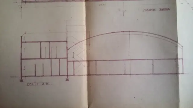 Jose L. Suarez - Galpon 220 M2 sobre lote 408 M2 - Zona industrial.