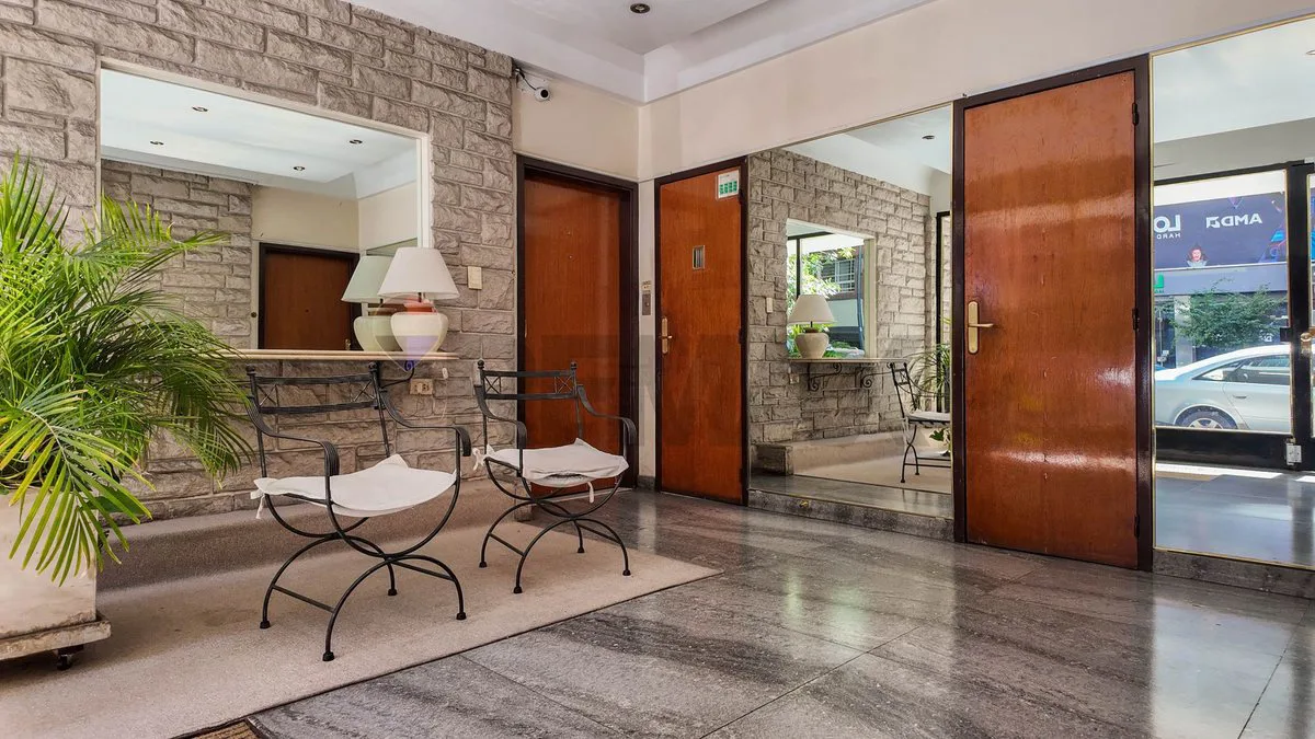 Venta departamento en  Belgrano  luminoso  terraza foto 3