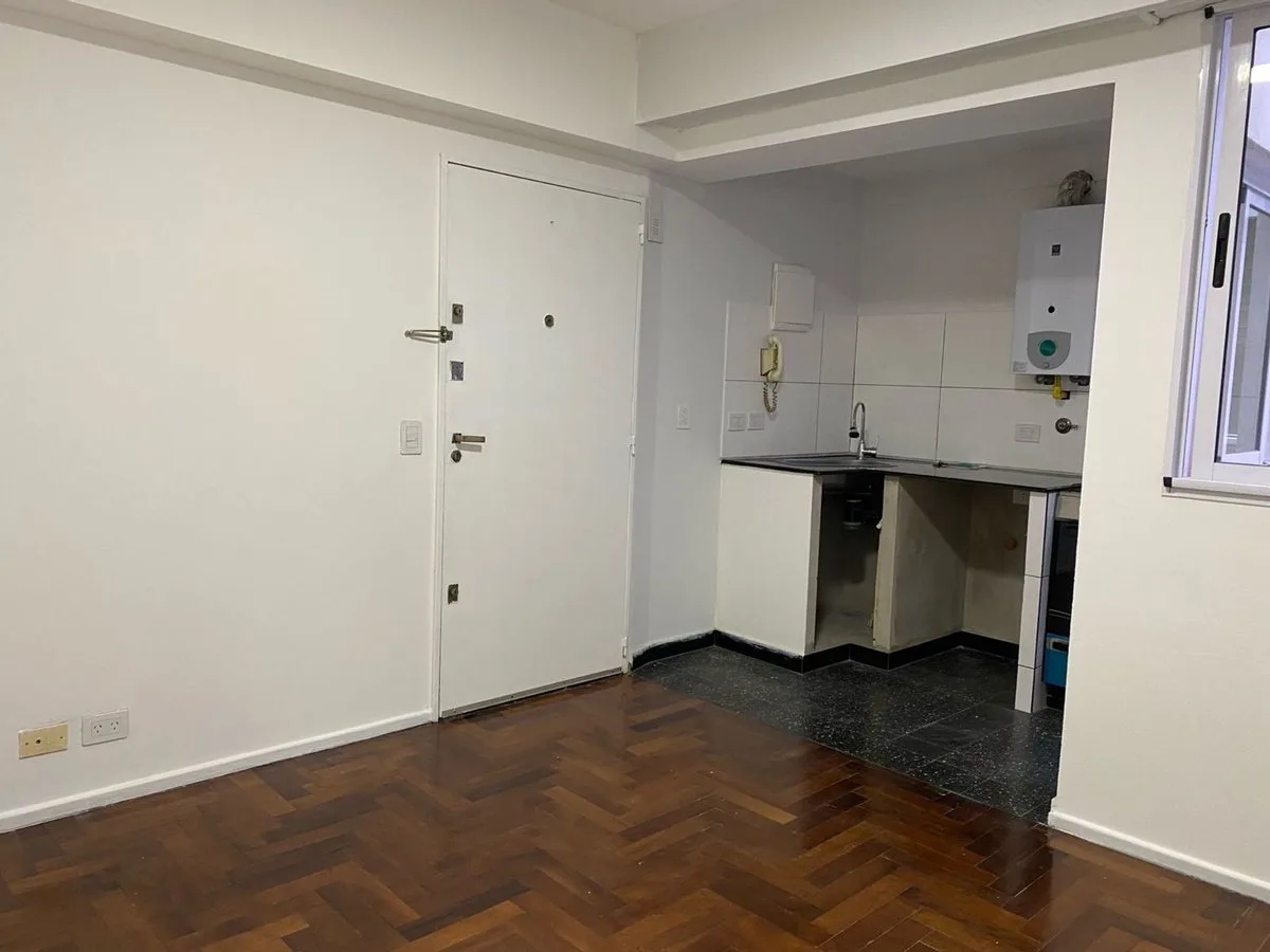 VENTA 2 AMBIENTES ALMAGRO MEDRANO  Y  AV RIVADAVIA foto 4