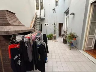 8amb Casa 3n 2 PH independientes(sin subdivision) Oportunidad 2flias o renta foto 3