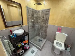 8amb Casa 3n 2 PH independientes(sin subdivision) Oportunidad 2flias o renta foto 4