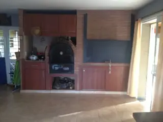 HERMOSO CHALET EN BARRIO PRIVADO CON PISCINA CON SOLARIUM HUMEDO E HIDROMASAJES - GRAN PARQUE - QUINCHO - BAJADA DIRECTA AL RIO foto 4