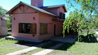 Los Reartes. Complejo de tres hermosas casas con espectacular pileta de 10 mts x 4 mts. a 100 mts del Rio foto 2