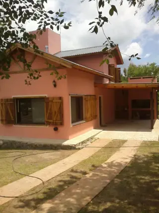 Los Reartes. Complejo de tres hermosas casas con espectacular pileta de 10 mts x 4 mts. a 100 mts del Rio foto 3