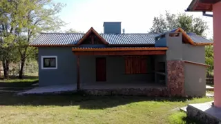 Los Reartes. Complejo de tres hermosas casas con espectacular pileta de 10 mts x 4 mts. a 100 mts del Rio foto 5