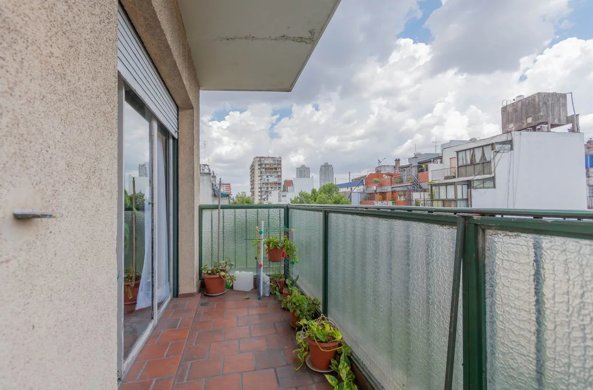 VENTA CABALLITO 4 AMBS. FRENTE BALCON COCHERA foto 2