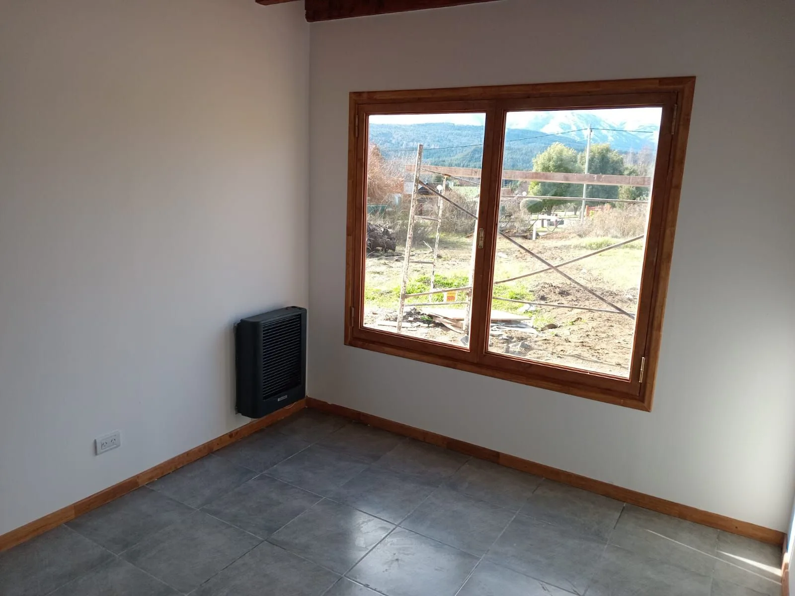 (AZ 001) EPUYEN, CASA a estrenar foto 3