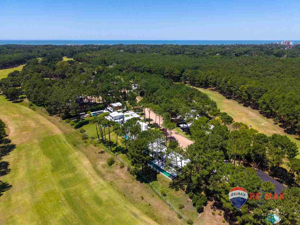 CASA EN VENTA ISLA DEL GOLF PINAMAR 4 DORMITORIOS foto 2