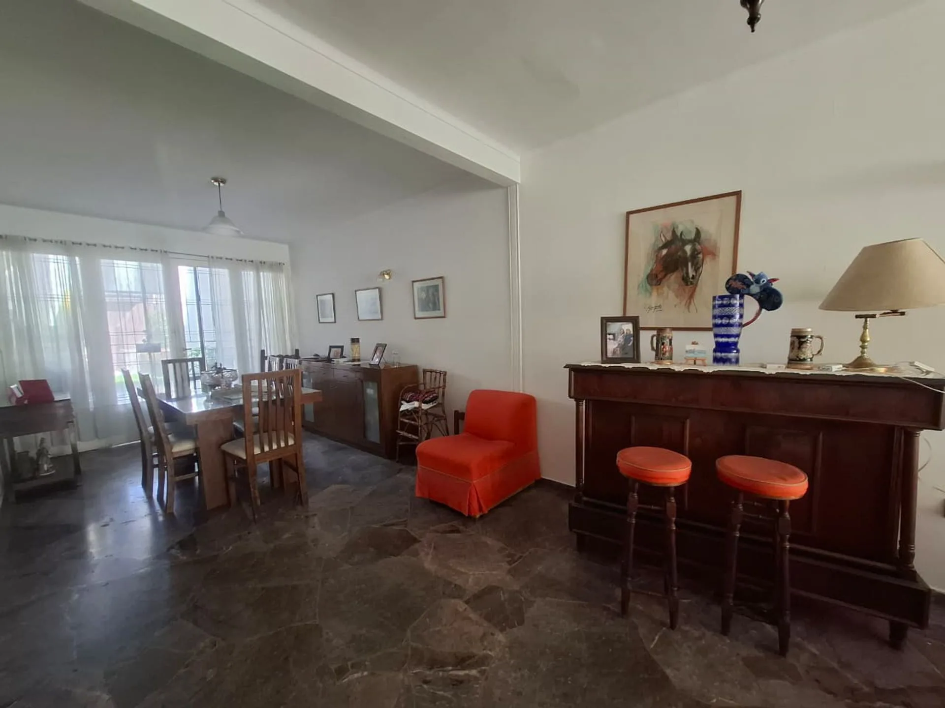 Venta Casa Familiar con pileta y quincho 6°Seccion foto 3