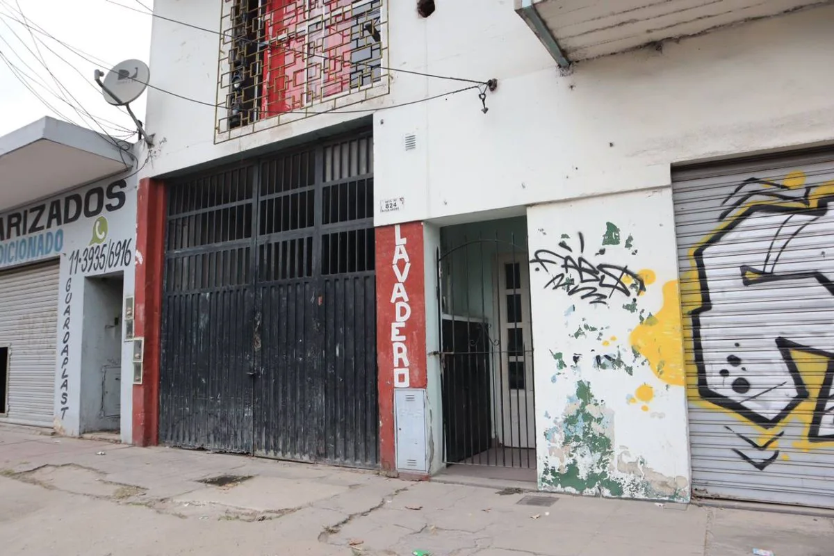 Venta 4 PH de 2 amb cada uno, cochera y local foto 2