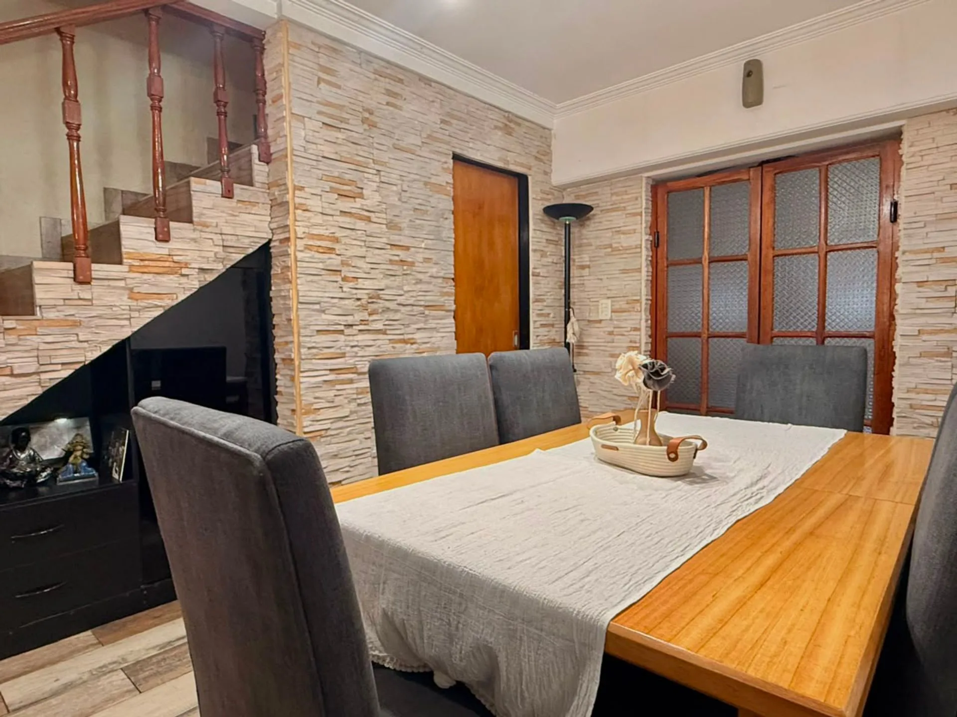 VENTA DUPLEX 4 AMBIENTES LOMAS DEL MIRADOR. foto 3
