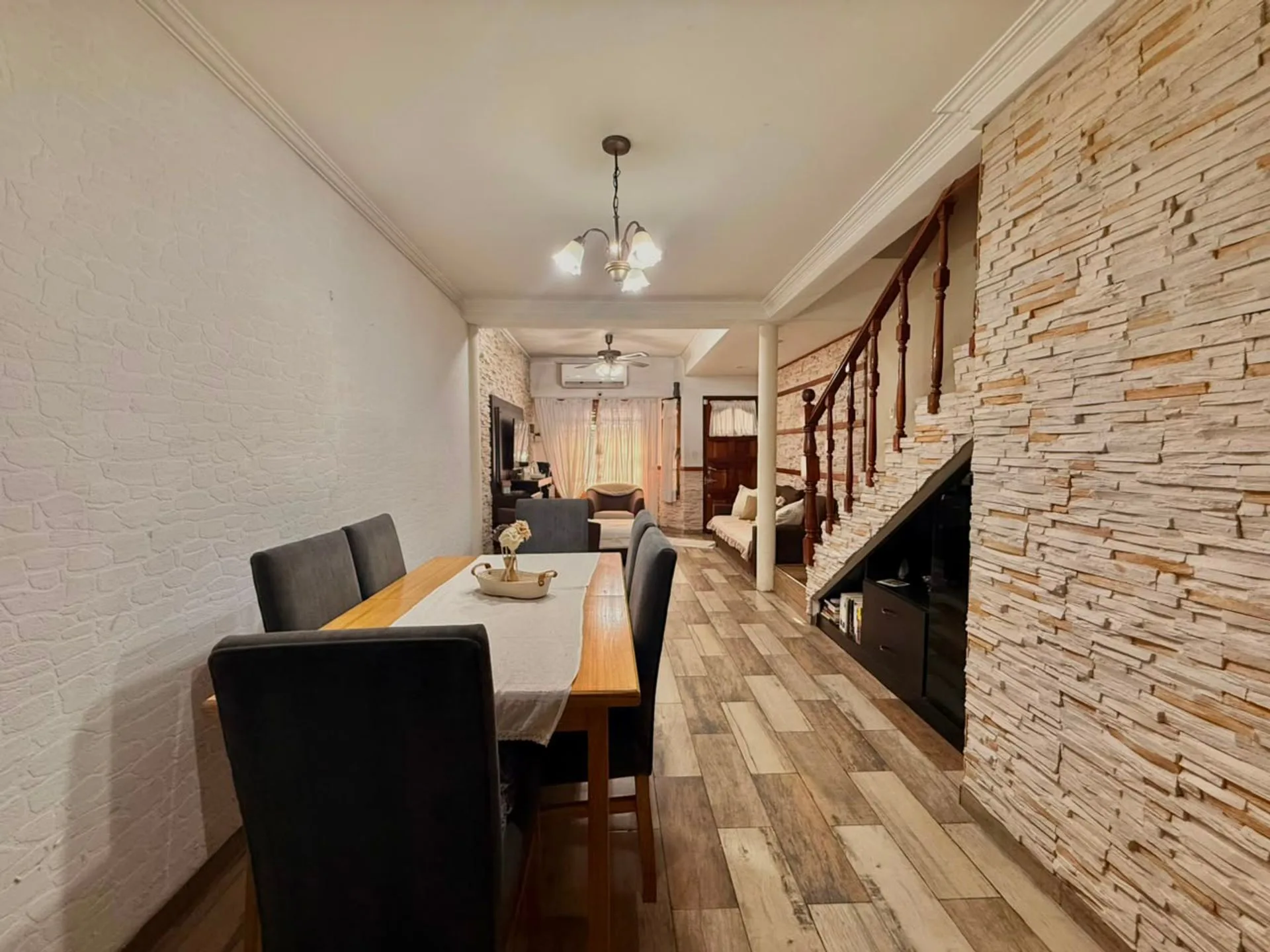 VENTA DUPLEX 4 AMBIENTES LOMAS DEL MIRADOR. foto 5